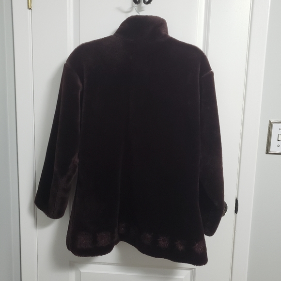 VINTAGE NORTHERN SUN Burgundy Faux Fur Floral Trim Coat - Picture 6 of 13